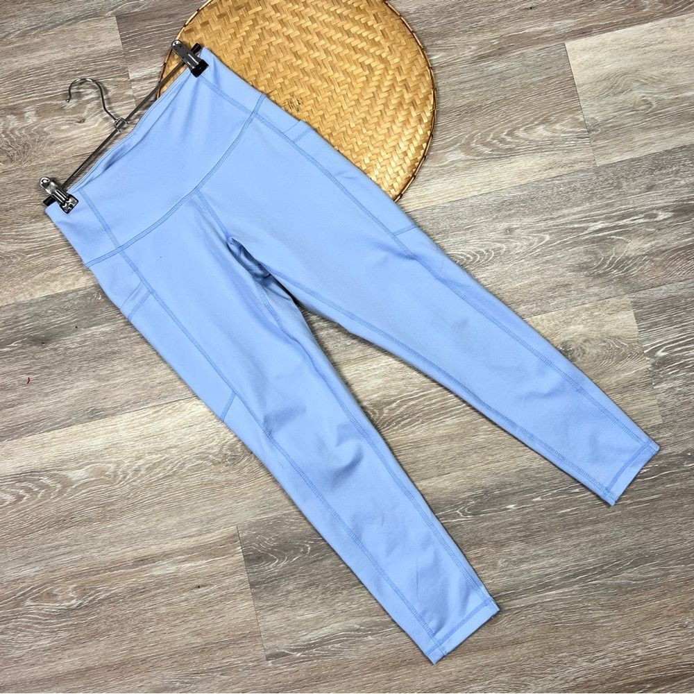 Zella light Blue cropped leggings w/ side pockets‎